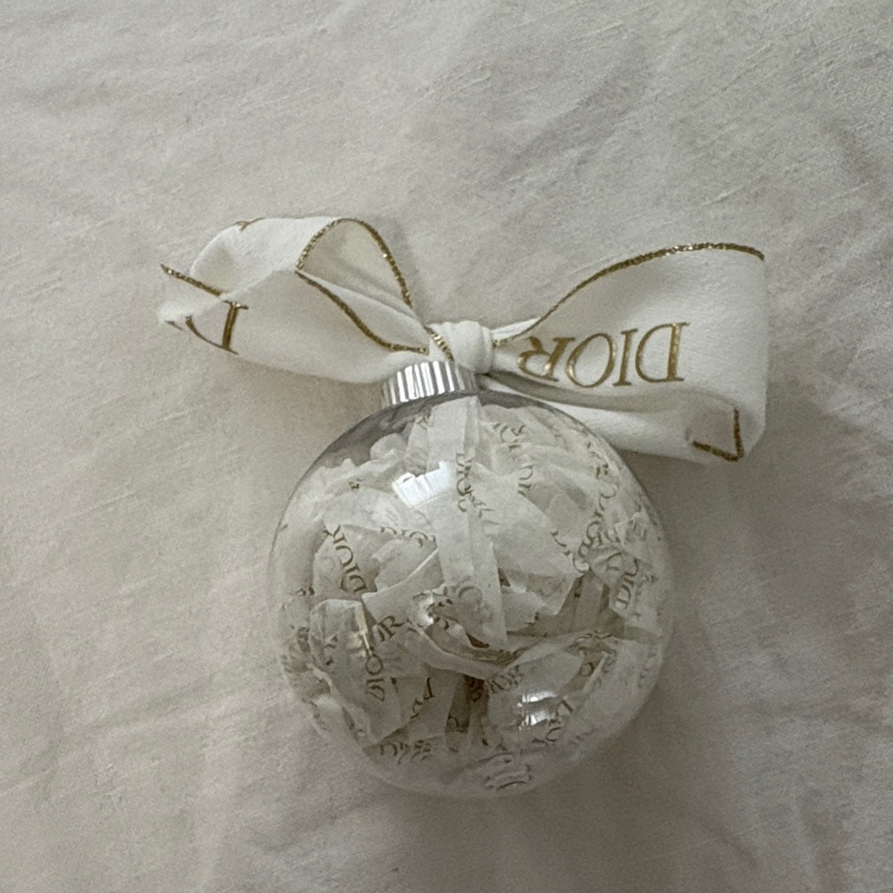 Dior Festive Ornament - Gold and White - Set of 14 - Picture 7 of 10